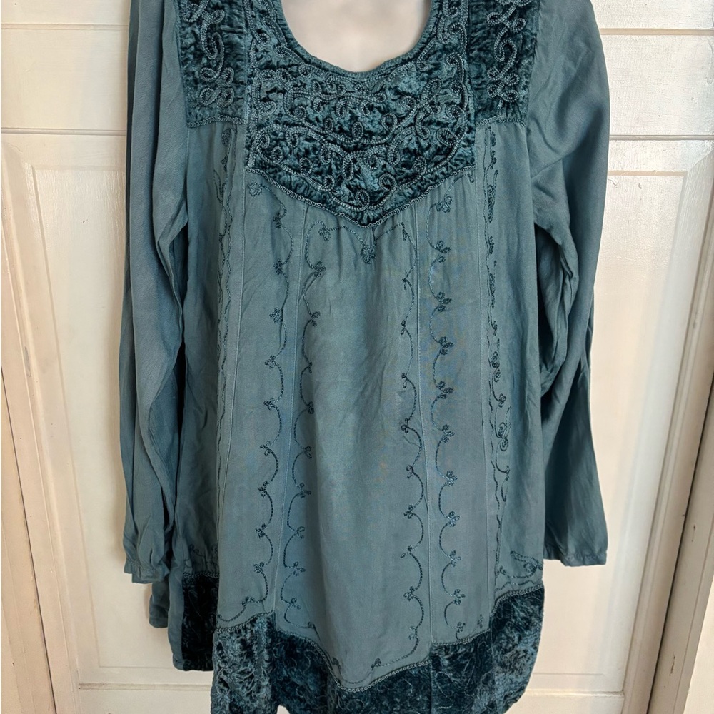 Soft Surroundings Teal Embroidered Blouse